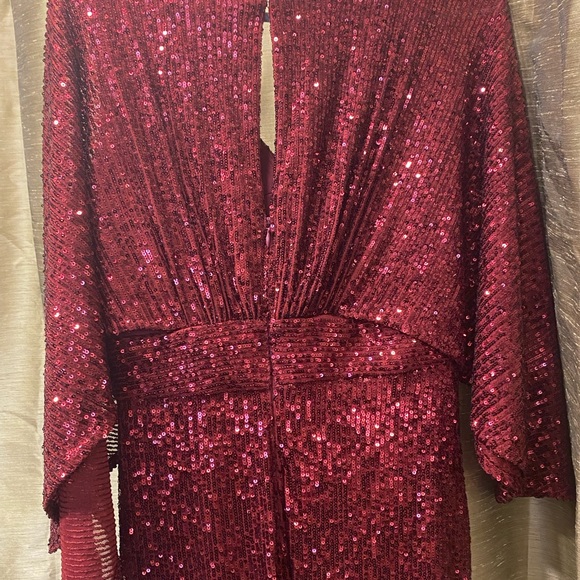Elegant Red Sequin Evening Gown Sz4 - Picture 4 of 7